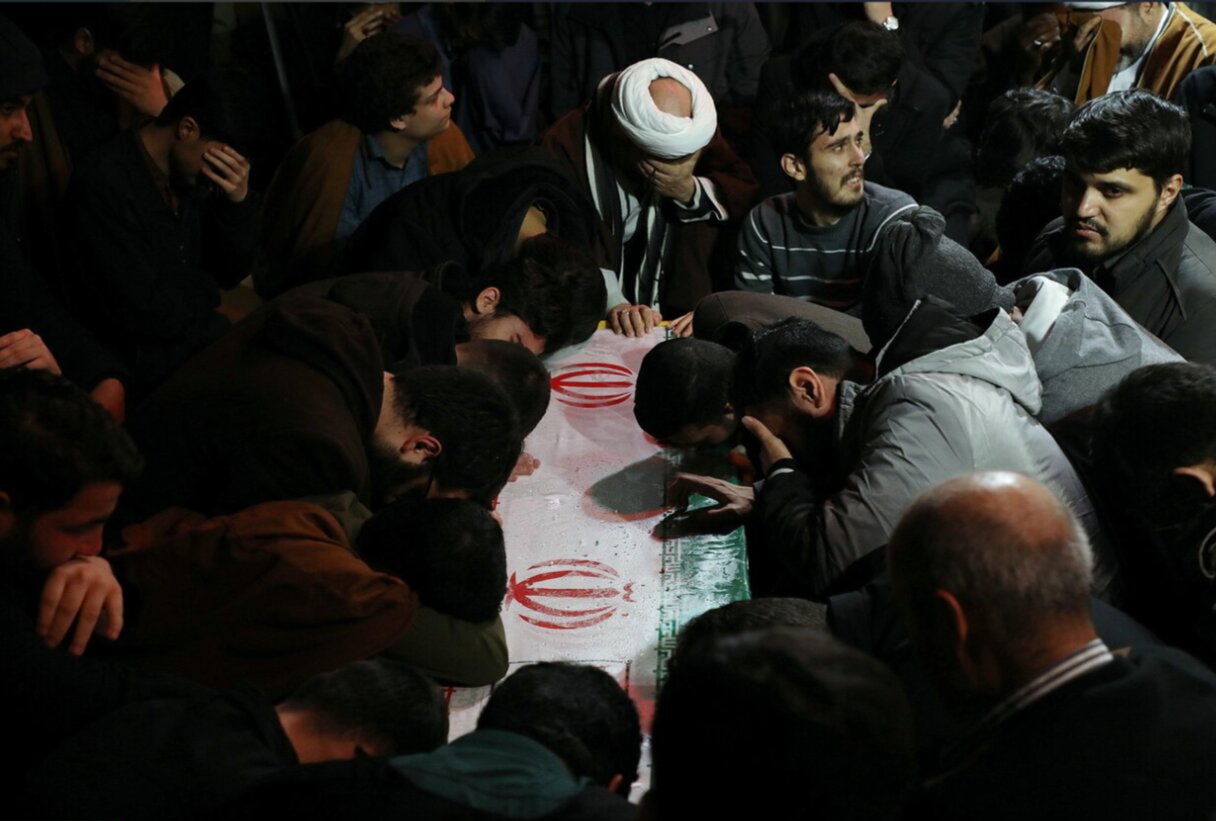 وداع با طلبه بسیجی شهید مدافع امنیت در قم + تصاویر