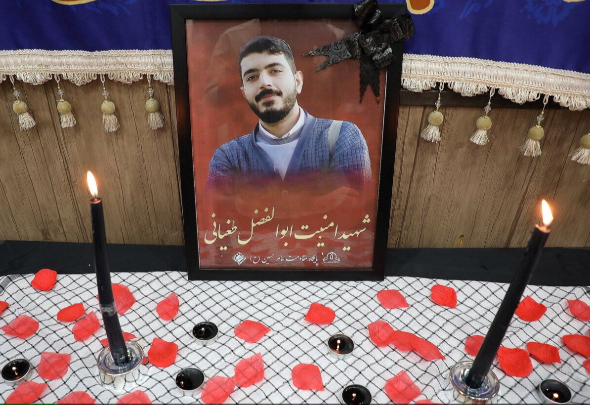 وداع با طلبه بسیجی شهید مدافع امنیت در قم + تصاویر