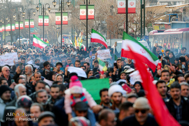 تقرير مصور/ مشاركة الرئيس الإيراني بمسيرات التضامن الوطني لـ "22 شهر دي" في طهران