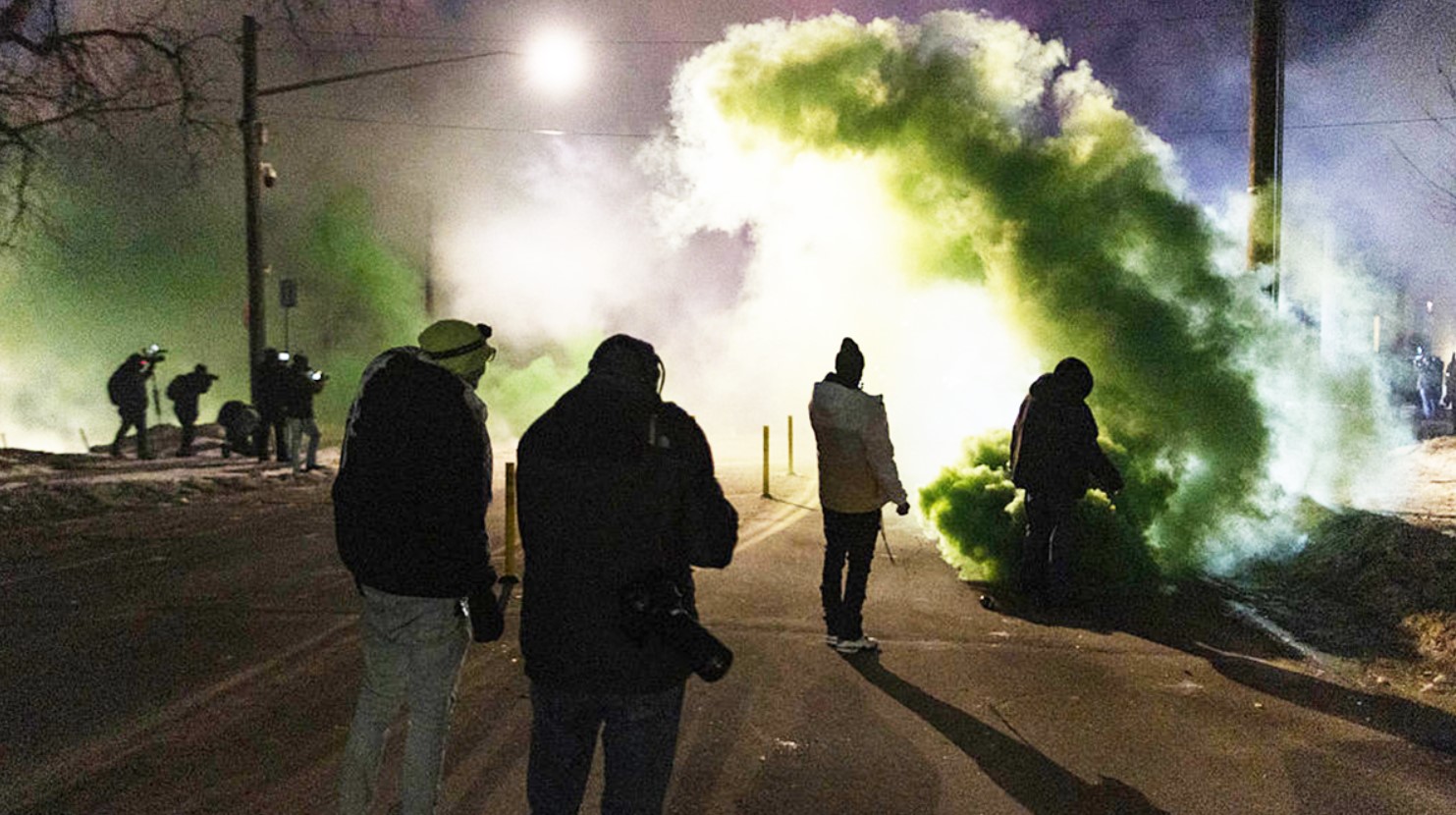 تیراندازی جدید مأمور فدرال ICE به مهاجر ونزوئلایی در مینیاپولیس؛ اعتراضات شدید و درگیری با گاز اشکآور