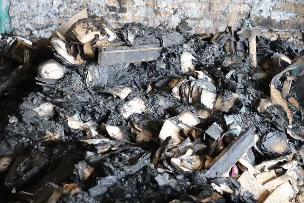 Foto / Kışkırtmacı ve Kargaşacıların Kur'an Başta Olmak Üzere 7 Bin Kitabı Yaktıklarına Dair Kesitler