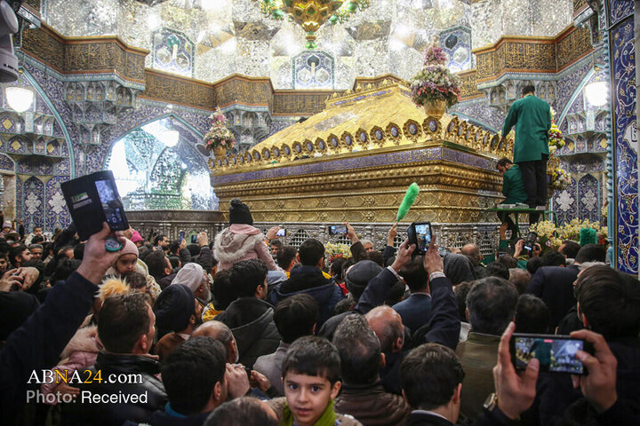 Foto / Mebas Bayramı Münasebetiyle Kerimeyi Ehlibeyt'in (s.a) Haremi Şerifi Çiçeklerle Bezendi