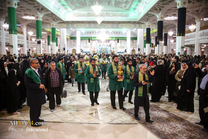 Foto / Mebas Bayramı Münasebetiyle Kerimeyi Ehlibeyt'in (s.a) Haremi Şerifi Çiçeklerle Bezendi