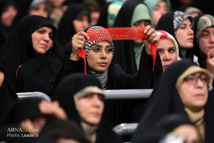 تقرير مصور/ قائد الثورة الاسلامية يستقبل أبناء الشعب الإيراني بمناسبة عيد المبعث المبارك