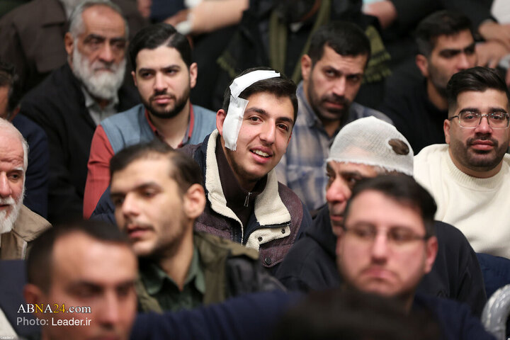 تقرير مصور/ قائد الثورة الاسلامية يستقبل أبناء الشعب الإيراني بمناسبة عيد المبعث المبارك