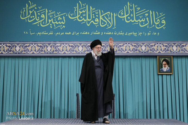 تقرير مصور/ قائد الثورة الاسلامية يستقبل أبناء الشعب الإيراني بمناسبة عيد المبعث المبارك