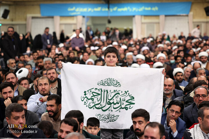 تقرير مصور/ قائد الثورة الاسلامية يستقبل أبناء الشعب الإيراني بمناسبة عيد المبعث المبارك