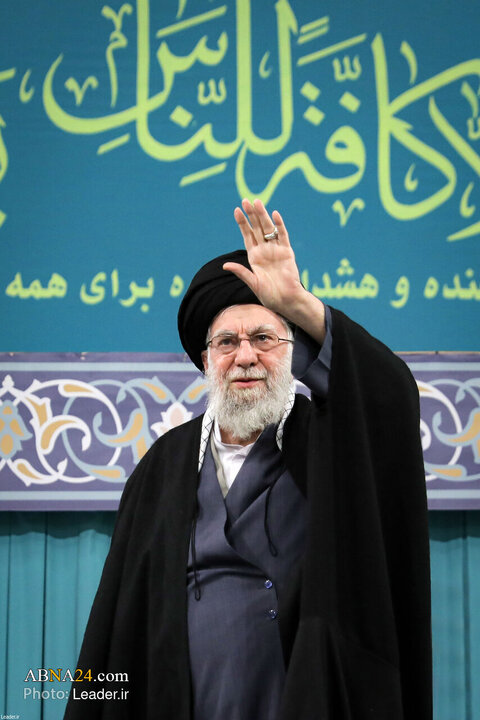 تقرير مصور/ قائد الثورة الاسلامية يستقبل أبناء الشعب الإيراني بمناسبة عيد المبعث المبارك