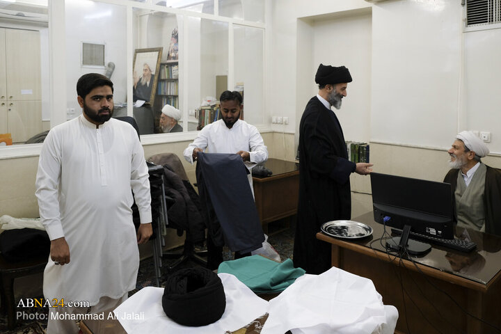 تقرير مصور/ احتفال تقليد العمامة للطلاب في يوم عيد المبعث النبوي الشريف