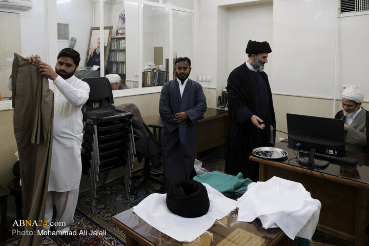 تقرير مصور/ احتفال تقليد العمامة للطلاب في يوم عيد المبعث النبوي الشريف