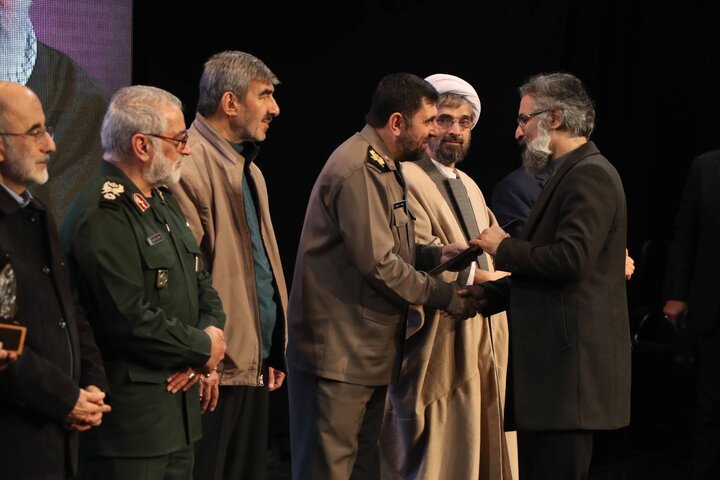 معرفی برگزیدگان کنگره بین‌المللی شعر شهدای اصناف و بازار 