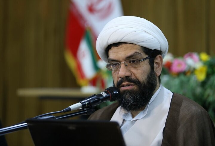 انقلاب اسلامی، مشغول یک نبرد اساسی با فرعون زمان است/ دغدغه رهبر انقلاب درباره مطالعه تاریخ معاصر