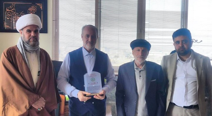 دشمنان از سایه قامت و قدرت کلام آیت‌الله خامنه‌ای وحشت دارند