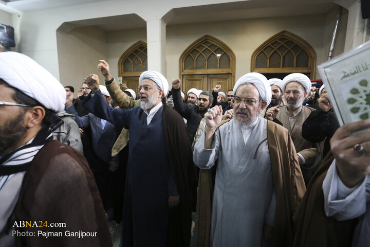 Foto / İsfahan’da İlim Havzası Öğrencilerinin Kuran ve İslami Mukaddesat’a Hakareti Kınama Gösterisi