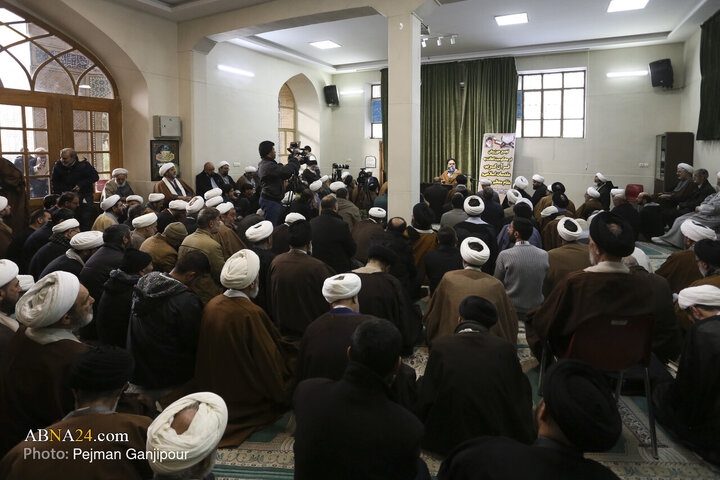 Foto / İsfahan’da İlim Havzası Öğrencilerinin Kuran ve İslami Mukaddesat’a Hakareti Kınama Gösterisi