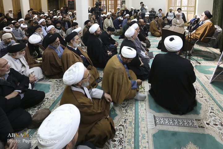 Foto / İsfahan’da İlim Havzası Öğrencilerinin Kuran ve İslami Mukaddesat’a Hakareti Kınama Gösterisi