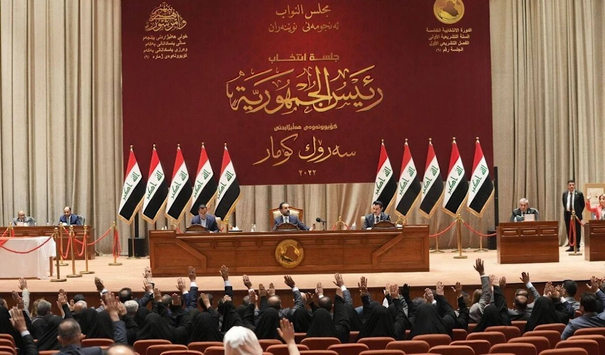 تعویق انتخاب رئیس‌جمهور عراق؛ درخواست احزاب کُرد، دلیل تأخیر و نگرانی از عبور از مهلت قانونی