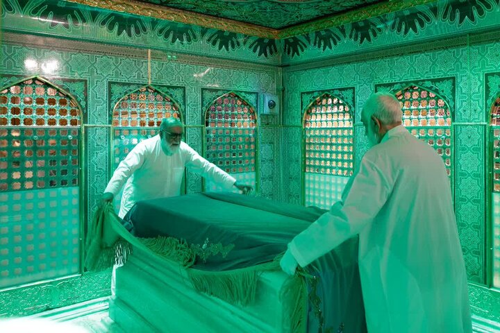Photos: Dust-cleaning ceremony of Imam Reza holy shrine attended by families of martyrs of recent unrest