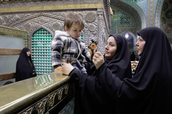 Photos: Dust-cleaning ceremony of Imam Reza holy shrine attended by families of martyrs of recent unrest