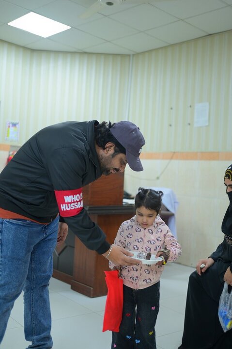 Informe fotográfico | Voluntarios de Who Is Hussain en Sialkot, Pakistán, llevan alegría a niños con talasemia en el aniversario del nacimiento del Imam Huséin (P)