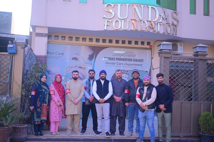 Informe fotográfico | Voluntarios de Who Is Hussain en Sialkot, Pakistán, llevan alegría a niños con talasemia en el aniversario del nacimiento del Imam Huséin (P)