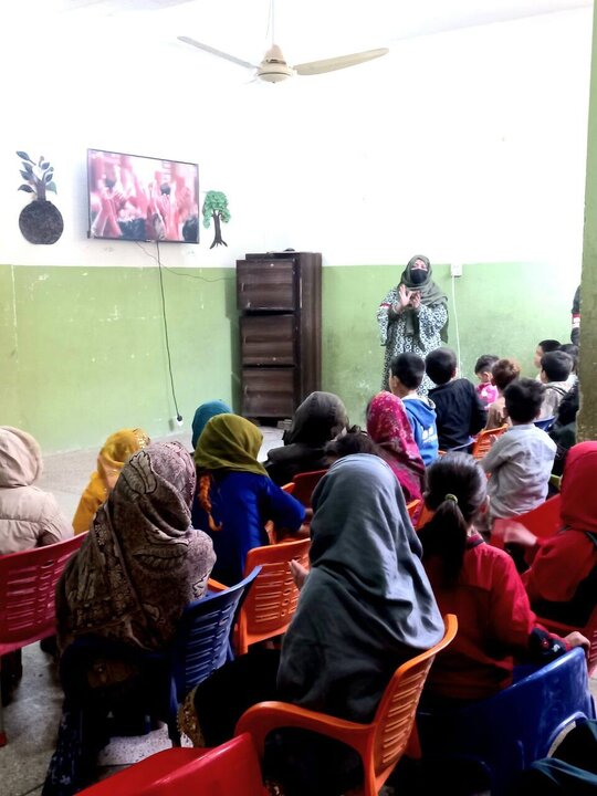 Informe fotográfico | El capítulo de Who is Hussain en Peshawar distribuye 50 paquetes de alimentos y lleva alegría y sonrisas a niños vulnerables