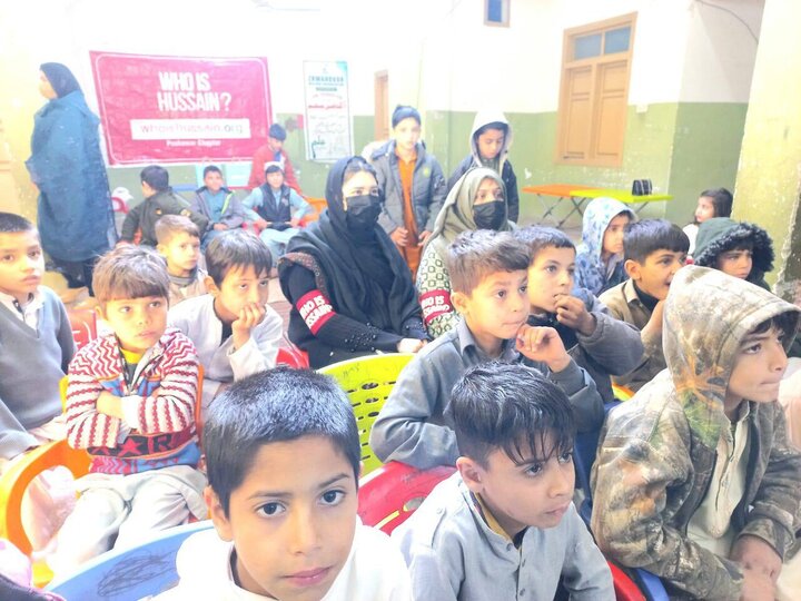 Informe fotográfico | El capítulo de Who is Hussain en Peshawar distribuye 50 paquetes de alimentos y lleva alegría y sonrisas a niños vulnerables