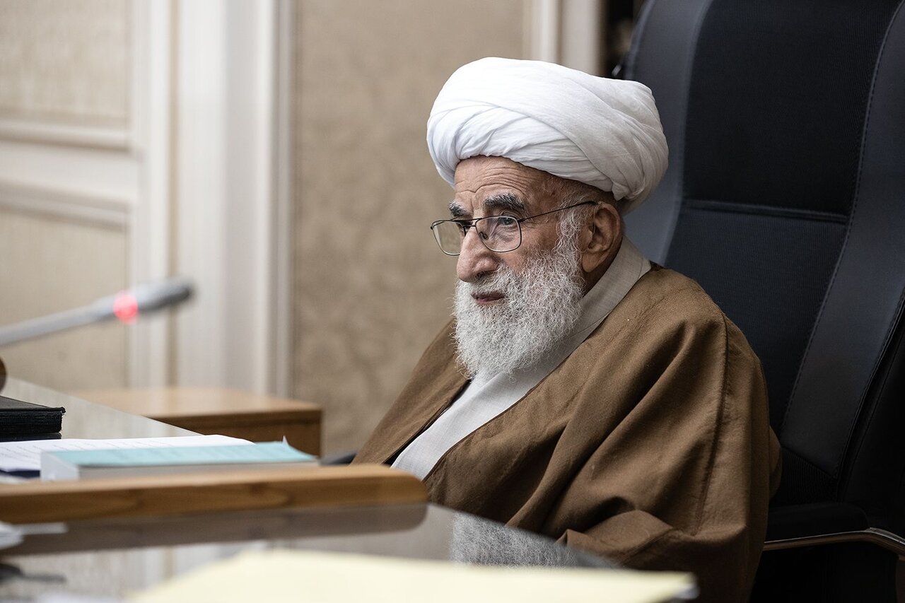 مقام معظم رهبری سدی شکست‌ناپذیر در برابر زیاده‌خواهی دشمنان است 