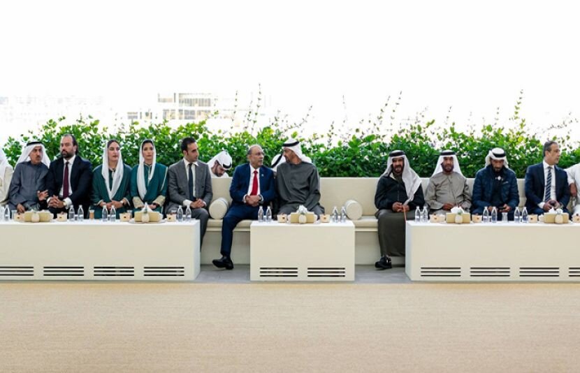 پاکستانی صدر  کی متحدہ عرب امارات کے صدر شیخ محمد بن زاید النہیان سے ملاقات، دوطرفہ تعلقات کو مزید مضبوط بنانے پر اتفاق