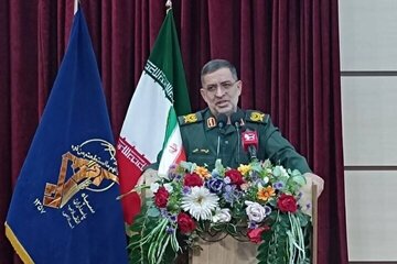 حرس الثورة الاسلامية: العدو الامريكي يحاول زعزعة التماسك والتضامن الشعبي الايراني من خلال التحشيد العسكري