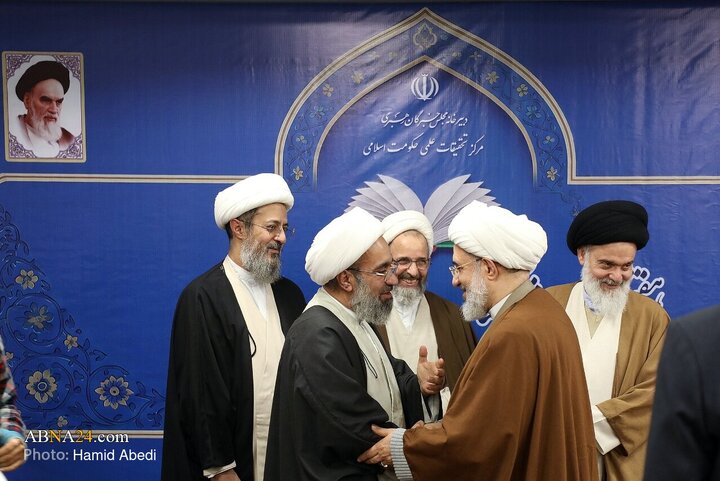 حضور آیت‌الله حسینی بوشهری، رئیس جامعه مدرسین و آیت‌الله اراکی و آیت‌الله رجبی از اعضای مجلس خبرگان رهبری در مراسم هفتمین همایش کتاب سال حکومت اسلامی