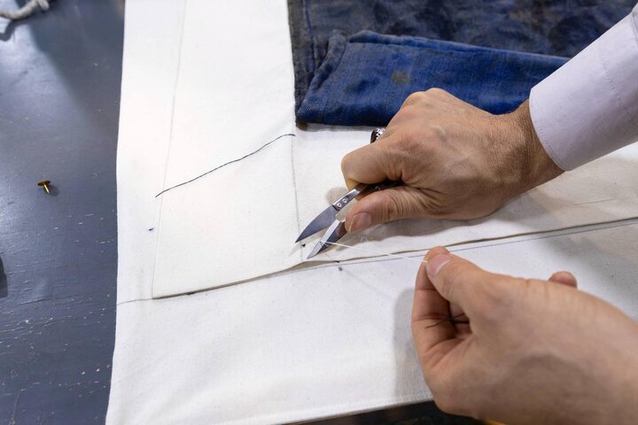 صيانة وترميم المجموعة الثانية من المنسوجات التابعة للعتبة العسكرية المقدسة