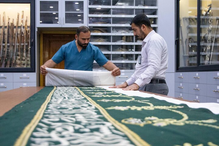 صيانة وترميم المجموعة الثانية من المنسوجات التابعة للعتبة العسكرية المقدسة