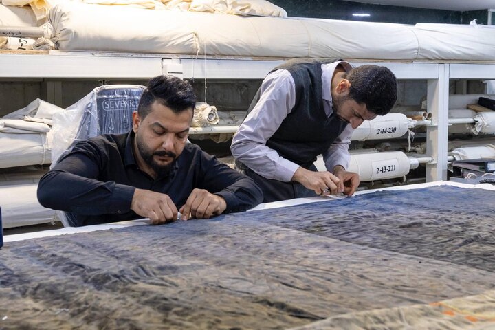 صيانة وترميم المجموعة الثانية من المنسوجات التابعة للعتبة العسكرية المقدسة