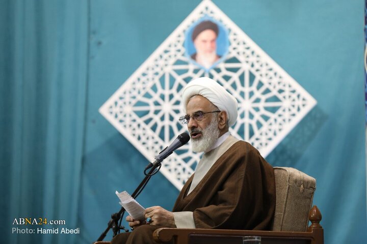 مراسم گرامیداشت شهدای اغتشاشات اخیر در حرم حضرت معصومه(س)