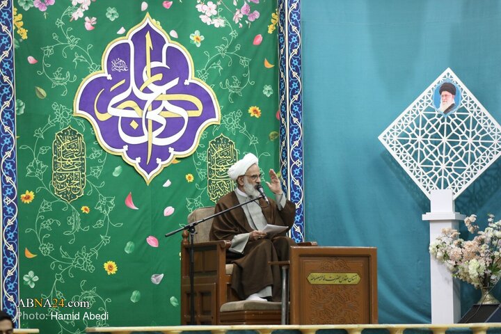 مراسم گرامیداشت شهدای اغتشاشات اخیر در حرم حضرت معصومه(س)