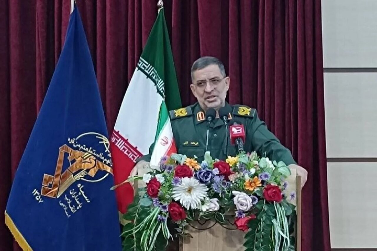 حرس الثورة الاسلامية: العدو الامريكي يحاول زعزعة التماسك والتضامن الشعبي الايراني من خلال التحشيد العسكري