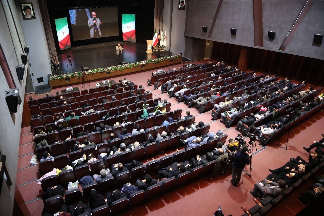 بازخوانی تاریخ دفاع مقدس راهی برای ترسیم آینده‌ای روشن است