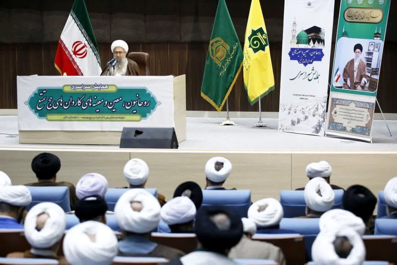 راهنمایی زائران و تبلیغ، مهم‌ترین رسالت روحانیون کاروان در حج است