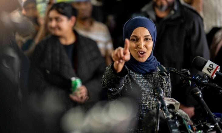 Derbaskirina xetên sor ên Qesra Spî; Îlhan Omer li dijî tundiya Trump disekine