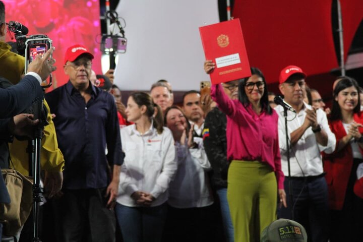 Informe fotográfico | Soberanía y Reforma: El "Rojo Rojito" selló el nuevo rumbo petrolero ante la Asamblea
