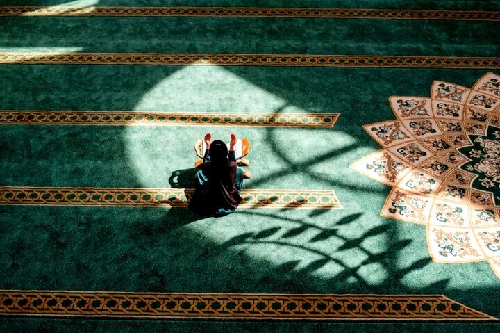 “Eyîneya Tevhîdê; Pêwendiya Ecêb di navbera ‘Behwerî (Raja)’ û ‘Tirsê (Xof)’ di Munacat Şebaniyê de”