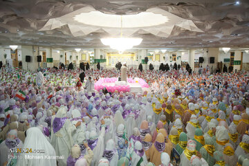 تقرير مصور/ حفل بهيج لـ 2000 فتاة بمناسبة بلغهن سن التكليف الشرعي في حرم السيدة المعصومة (ع)