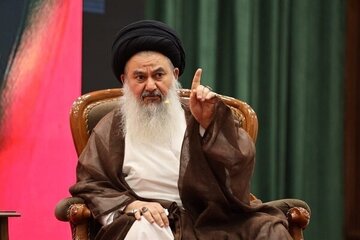 إمام جمعة بغداد يحذّر من تغوّل أمريكي ويدعو العراقيين لعدم الخضوع لتهديدات ترامب