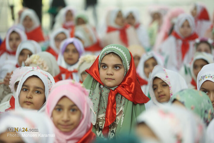 تقرير مصور/ حفل بهيج لـ 2000 فتاة بمناسبة بلغهن سن التكليف الشرعي في حرم السيدة المعصومة (ع)