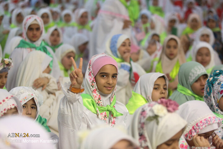 تقرير مصور/ حفل بهيج لـ 2000 فتاة بمناسبة بلغهن سن التكليف الشرعي في حرم السيدة المعصومة (ع)