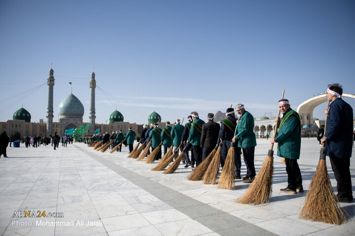 Photos: Sweeping Ceremony of Servants of Jamkaran Mosque