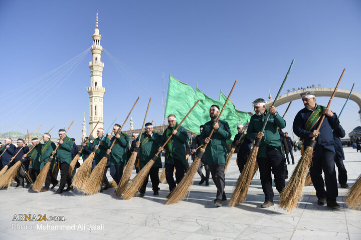 Photos: Sweeping Ceremony of Servants of Jamkaran Mosque