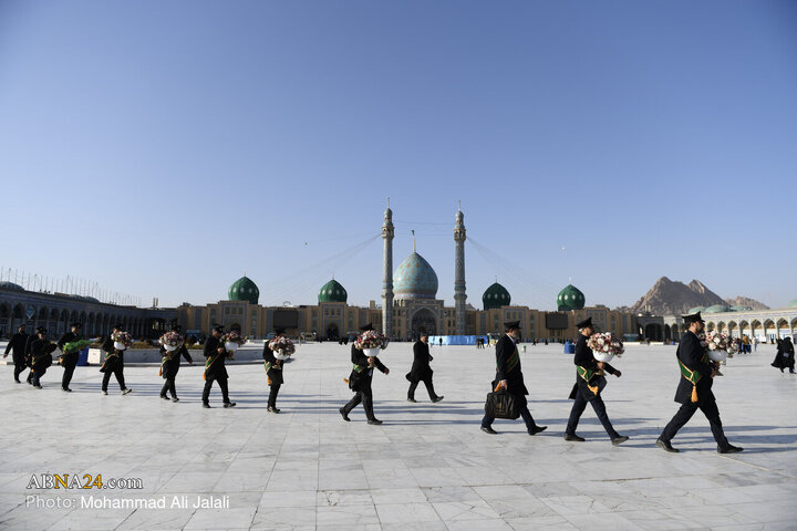 در آستانه میلاد با سعادت منجی عالم بشریت حضرت مهدی(عج)، آیین جاروکشی صحن و سرای آستان مقدس مسجد جمکران جمعه (۱۰ بهمن ۱۴۰۴) با حضور خادمان این آستان برگزار شد.