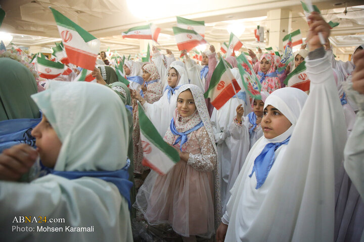 مراسم جشن «شده ام ۹ ساله» با حضور ۲ هزار دختر نومکلف از شهرهای مختلف سراسر ایران (۹بهمن ۱۴۰۴) به میزبانی حرم مطهر حضرت فاطمه معصومه سلام الله علیها برگزار شد.